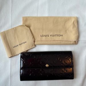Louis Vuitton - Sarah Burgundy Patent Leather Wallet